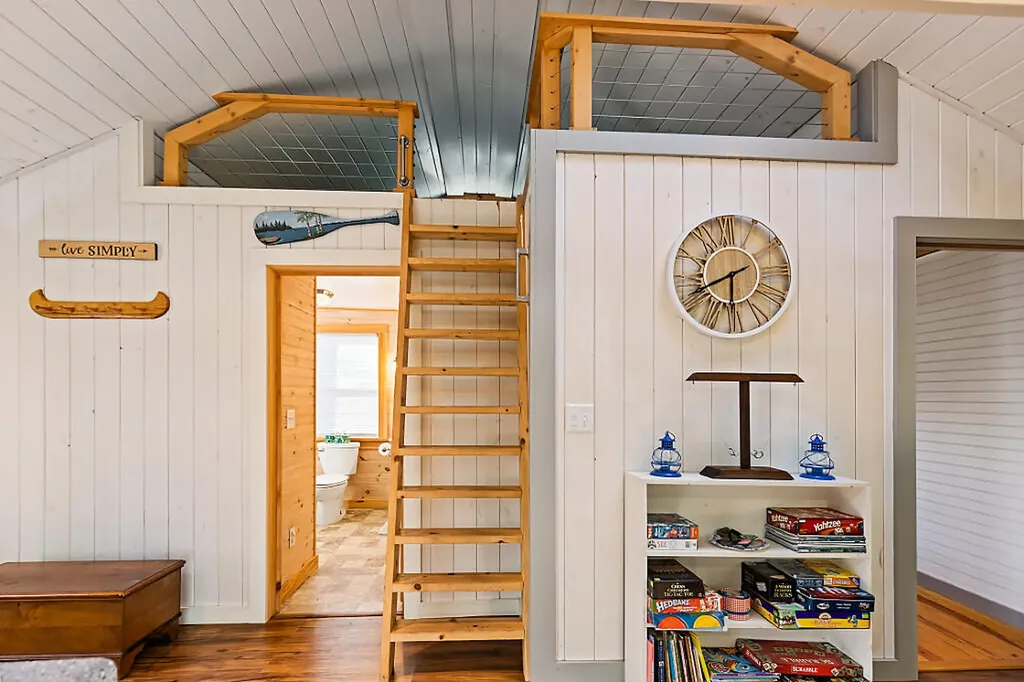 38 Jacoby Lane Searsport ME 04974
