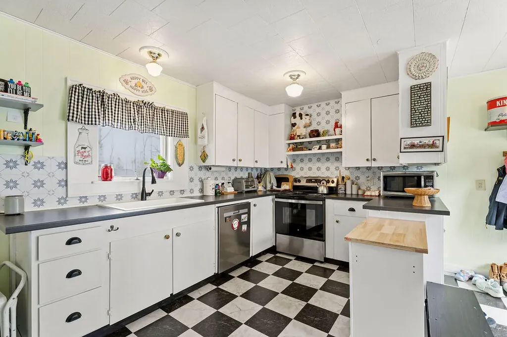 88 Pleasant Street Dover-foxcroft ME 04426