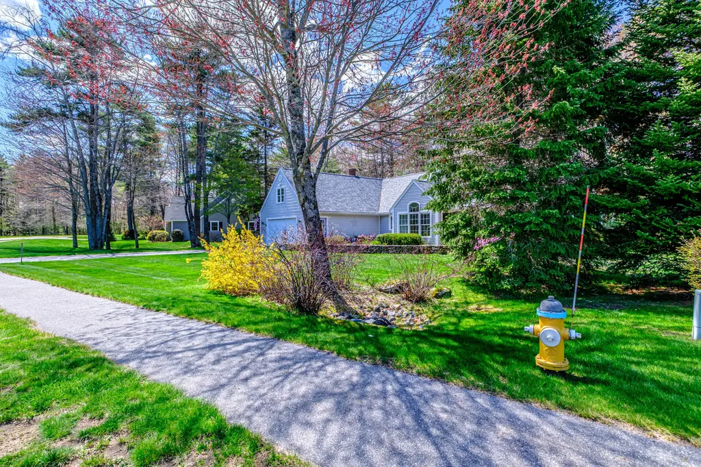 6 Coralburst Lane Scarborough ME 04074
