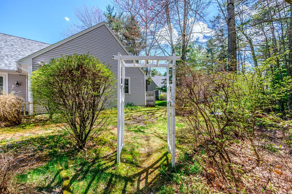 6 Coralburst Lane Scarborough ME 04074