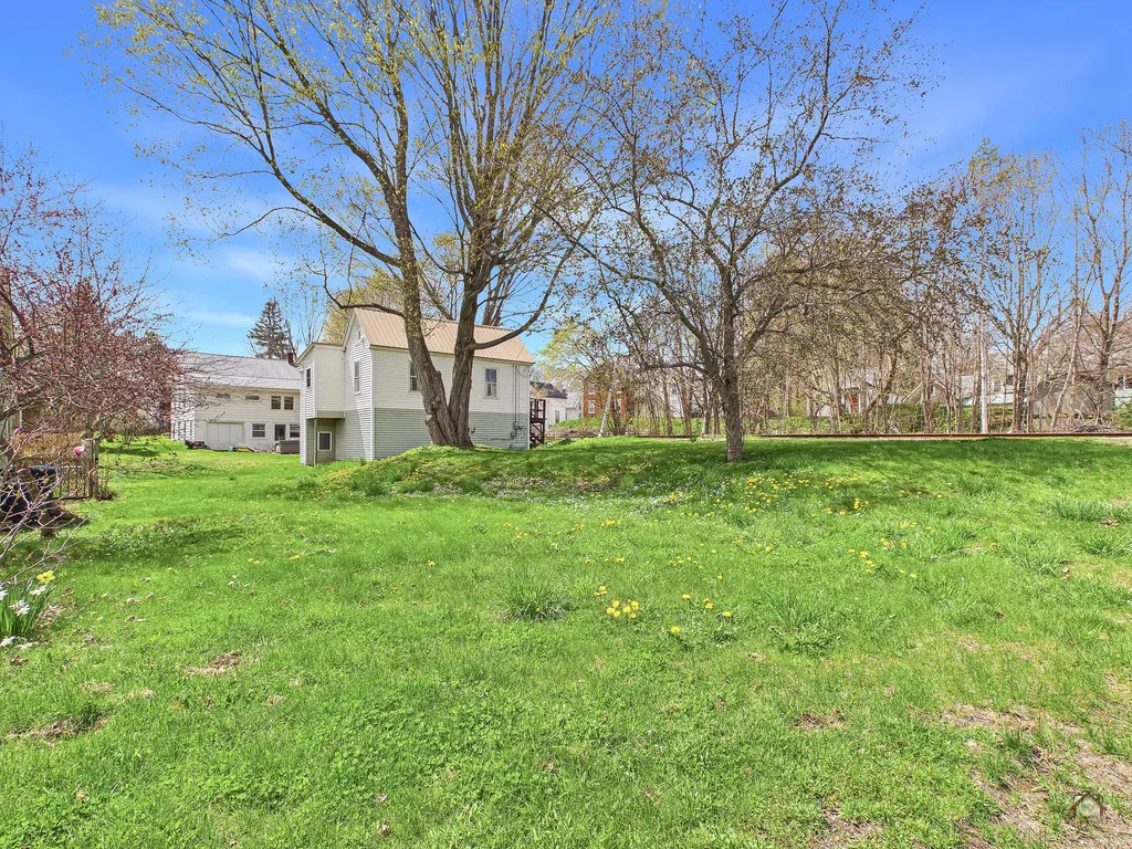 27 Water Street Orono ME 04473