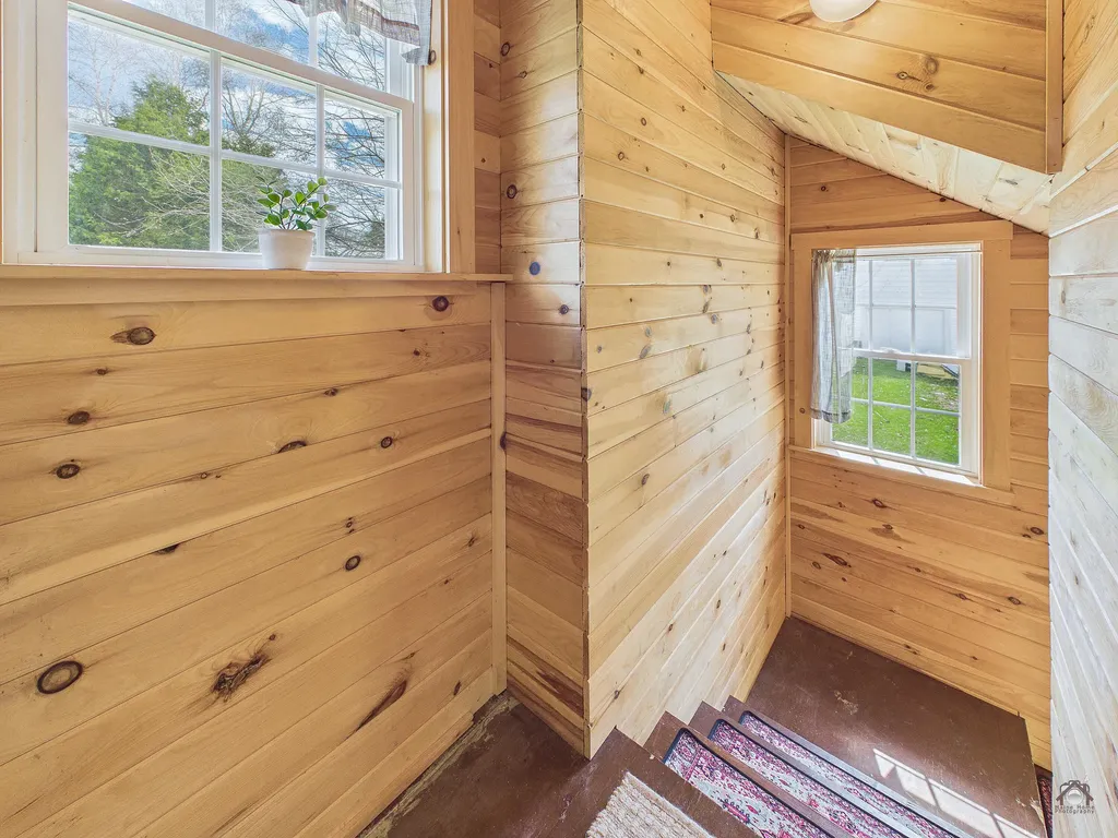 27 Water Street Orono ME 04473