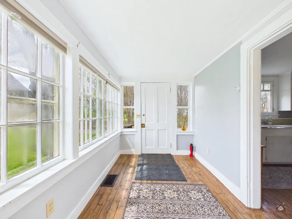 27 Water Street Orono ME 04473