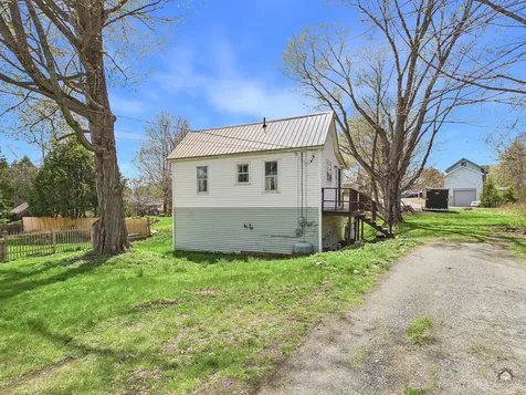 27 Water Street Orono ME 04473