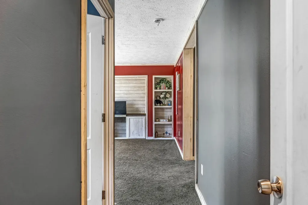 1047 Sunset Avenue Glenburn ME 04401