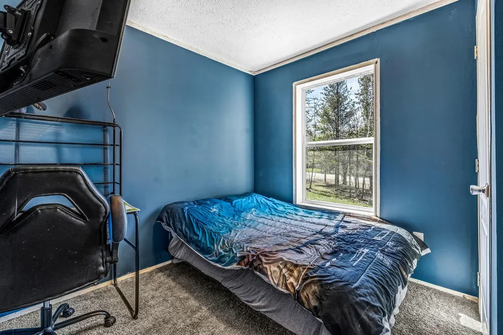 1047 Sunset Avenue Glenburn ME 04401