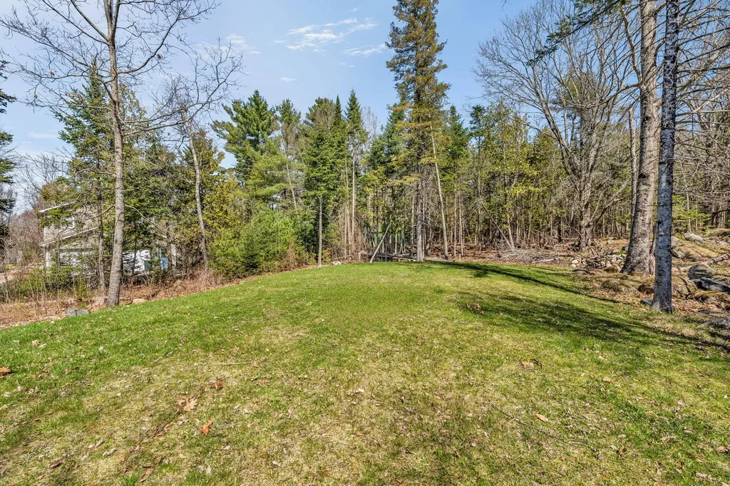 1047 Sunset Avenue Glenburn ME 04401