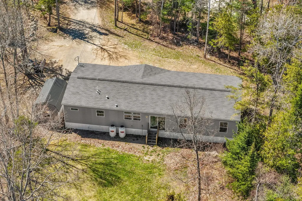 1047 Sunset Avenue Glenburn ME 04401