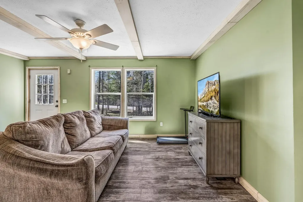 1047 Sunset Avenue Glenburn ME 04401