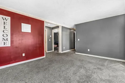 1047 Sunset Avenue Glenburn ME 04401