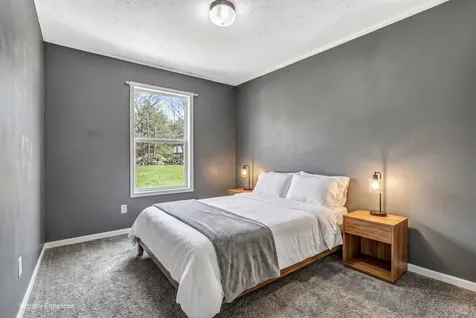 1047 Sunset Avenue Glenburn ME 04401