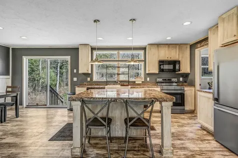 1047 Sunset Avenue Glenburn ME 04401