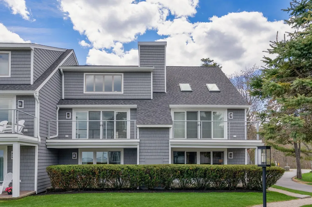 311 Seaside Avenue Saco ME 04072