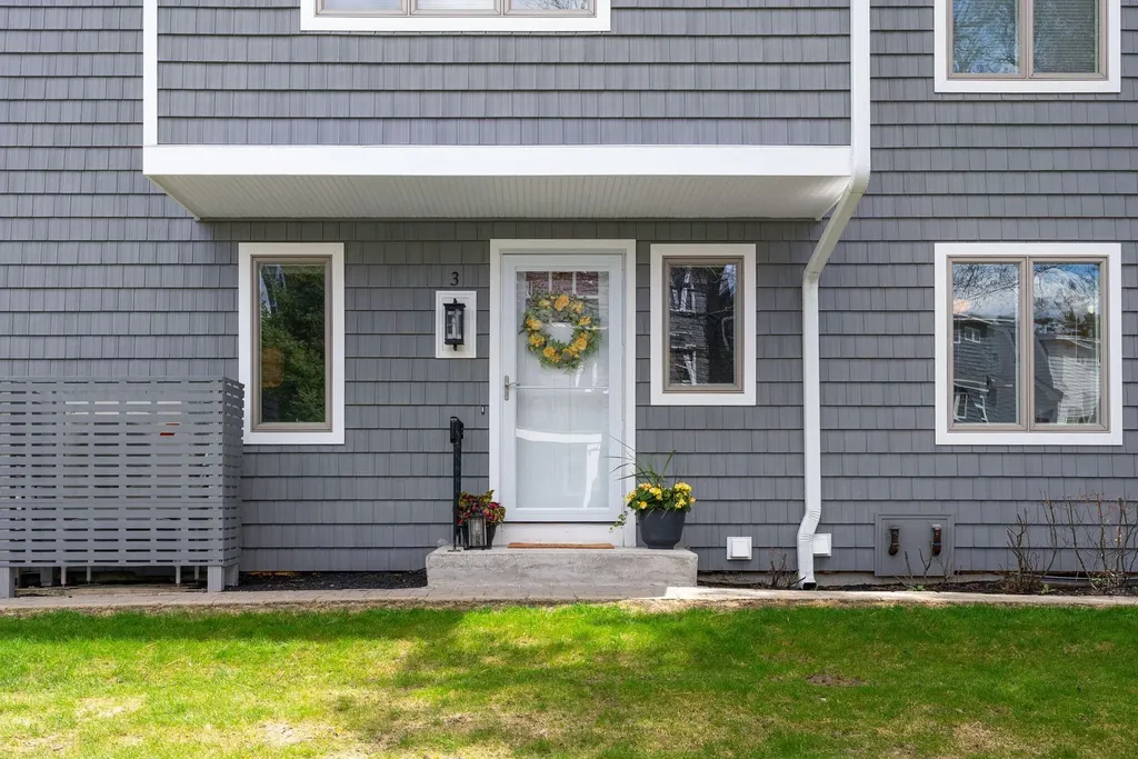 311 Seaside Avenue Saco ME 04072