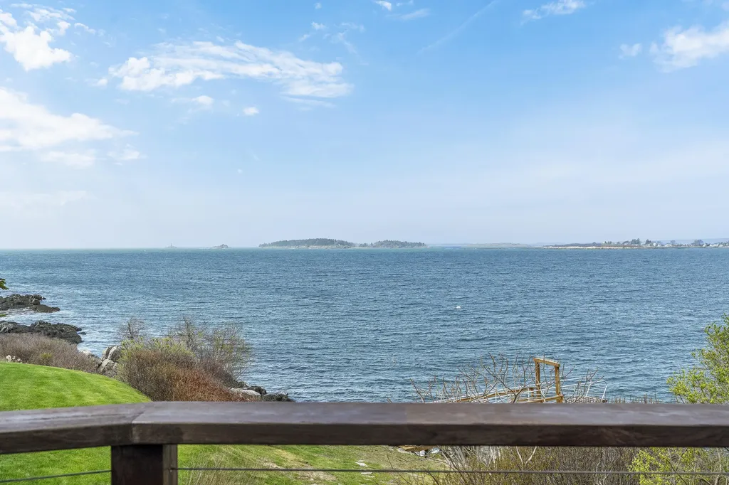 11 Edal Heights Harpswell ME 04003