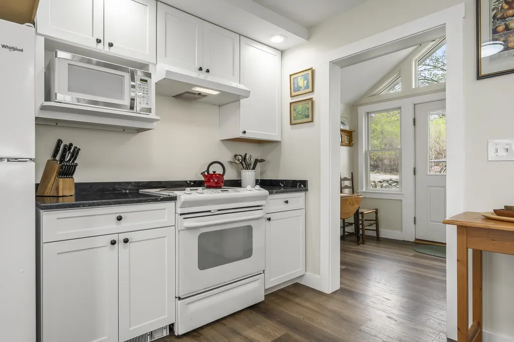 11 Edal Heights Harpswell ME 04003