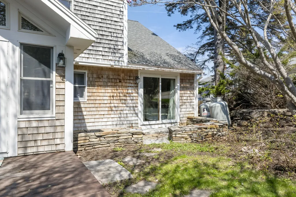 11 Edal Heights Harpswell ME 04003