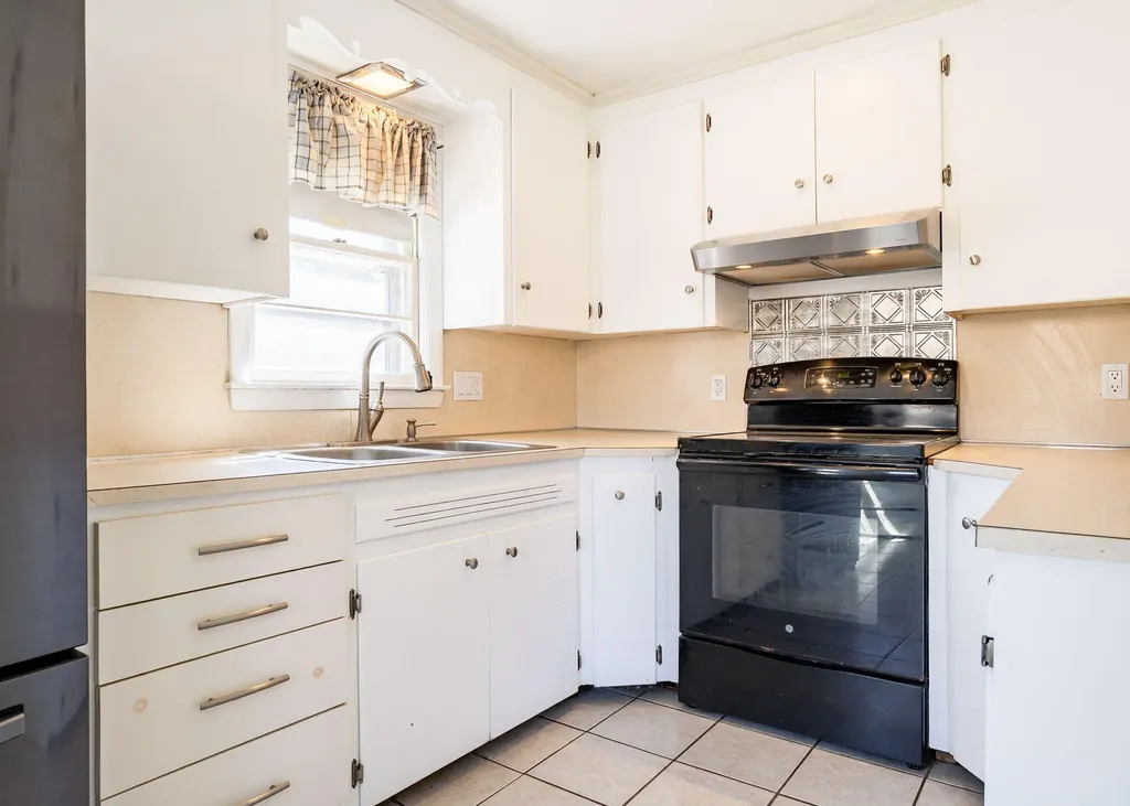 203 Gray Road Falmouth ME 04105