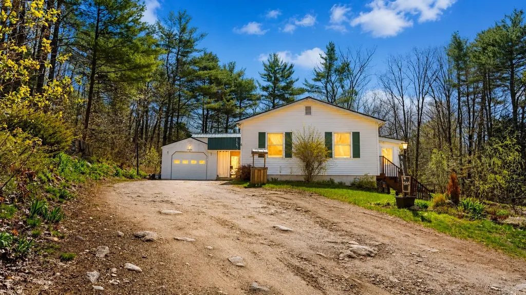 6 Outlaw Ridge Road Raymond ME 04071