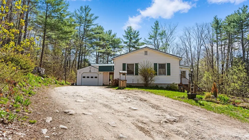 6 Outlaw Ridge Road Raymond ME 04071