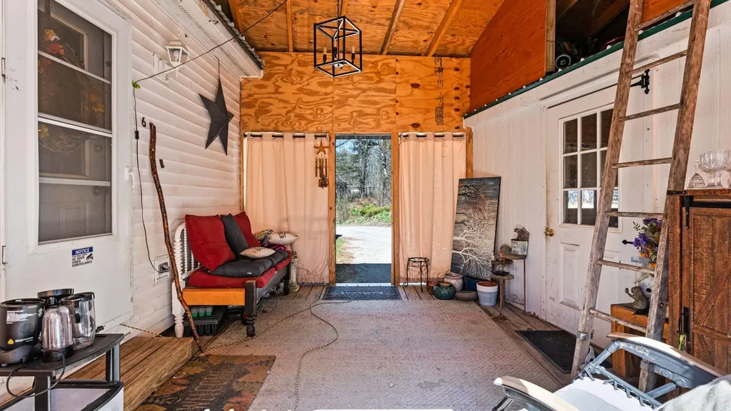 6 Outlaw Ridge Road Raymond ME 04071