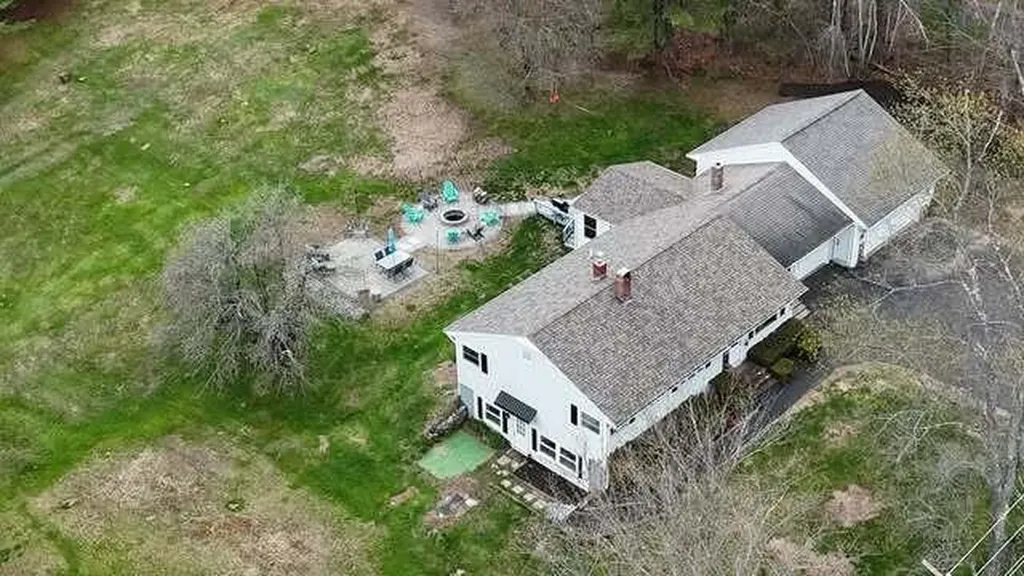 129 Old Lisbon Road Lewiston ME 04240