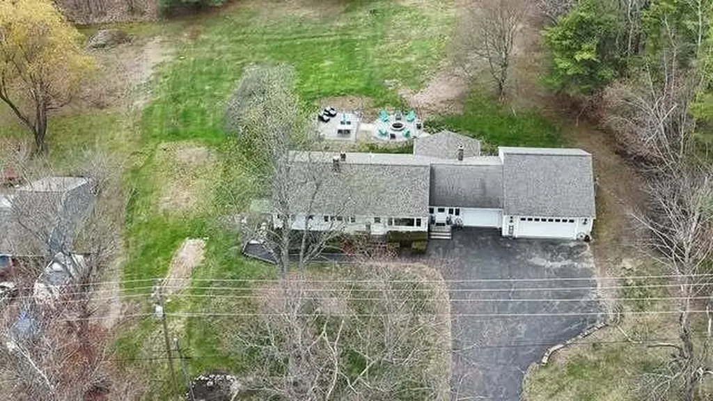 129 Old Lisbon Road Lewiston ME 04240