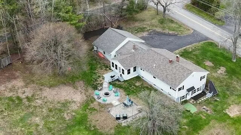 129 Old Lisbon Road Lewiston ME 04240