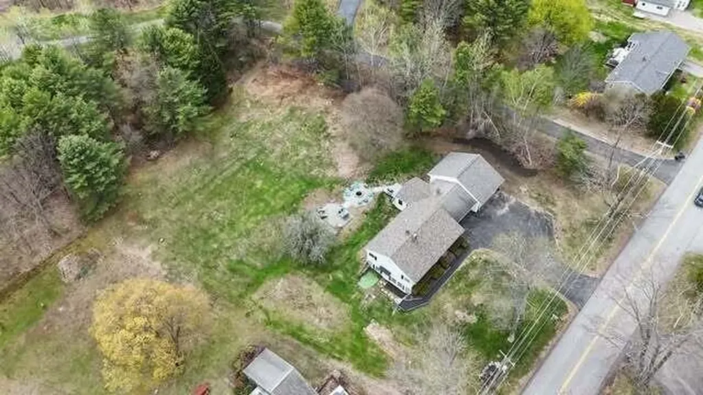 129 Old Lisbon Road Lewiston ME 04240