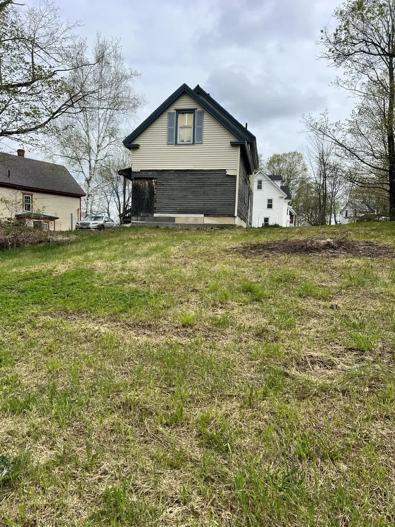 5 High Street Dover-foxcroft ME 04426