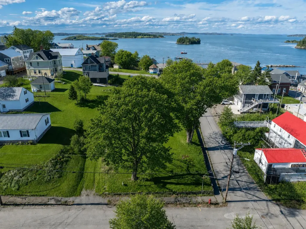 11 Pleasant Street Lubec ME 04652
