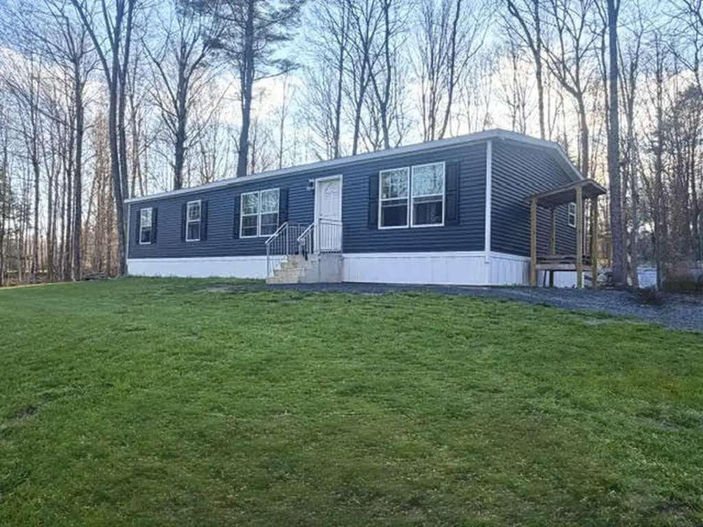 6 Philbrick Road Sidney ME 04330