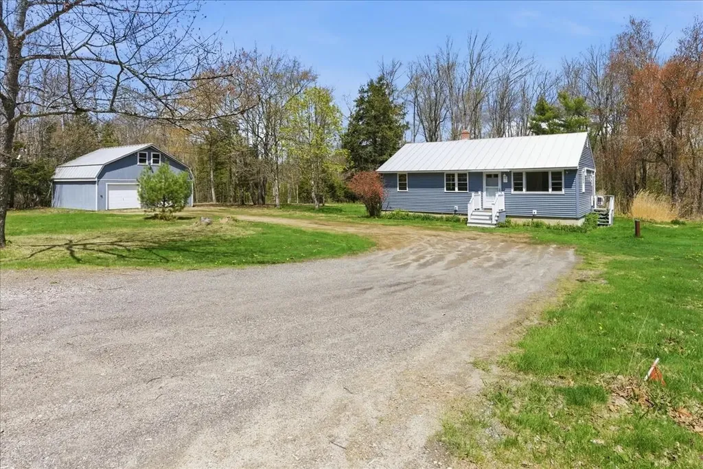848 Whitefield Road Pittston ME 04345
