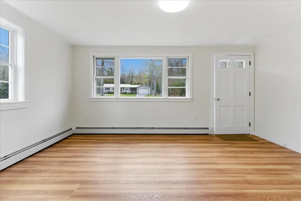 848 Whitefield Road Pittston ME 04345