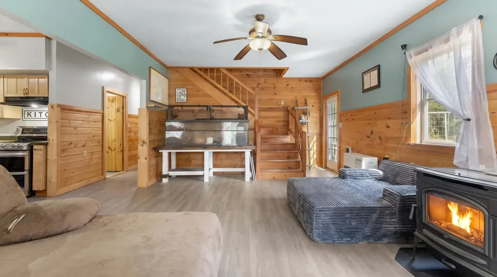 18 Deer Ridge Lane Surry ME 04684