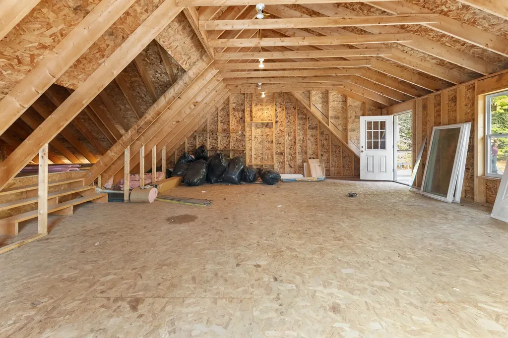 18 Deer Ridge Lane Surry ME 04684