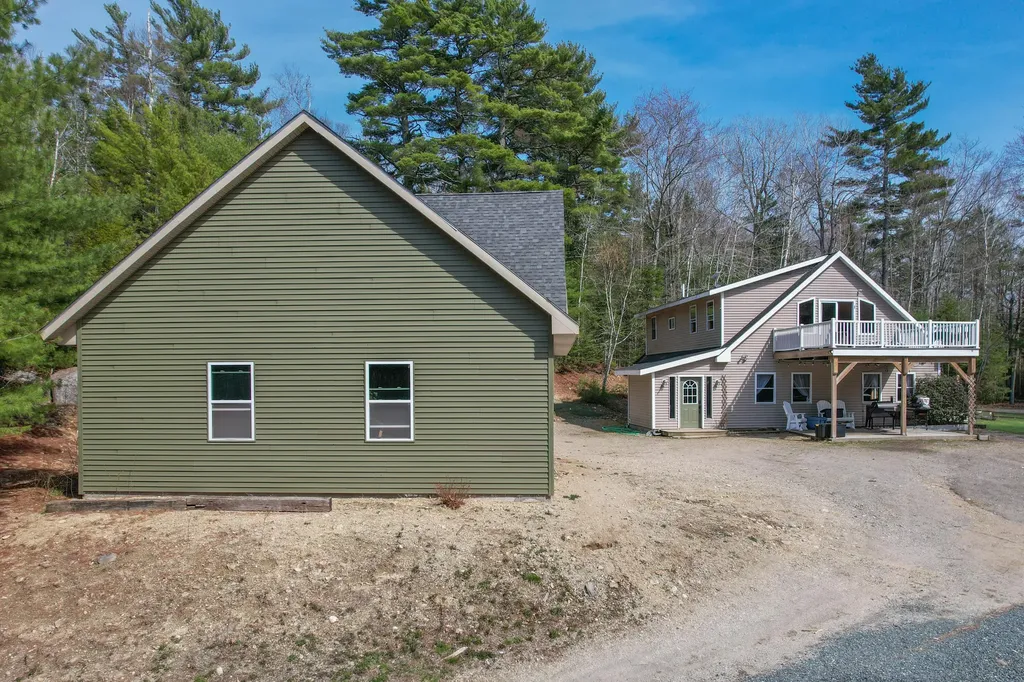 18 Deer Ridge Lane Surry ME 04684