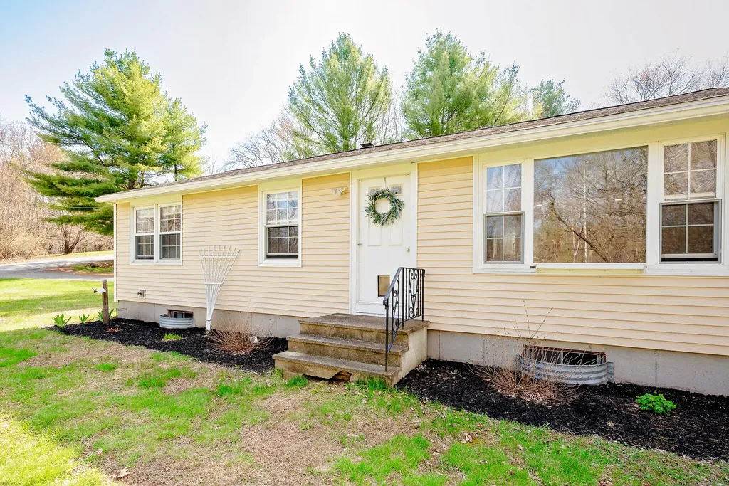171 Adams Circle Farmington ME 04938