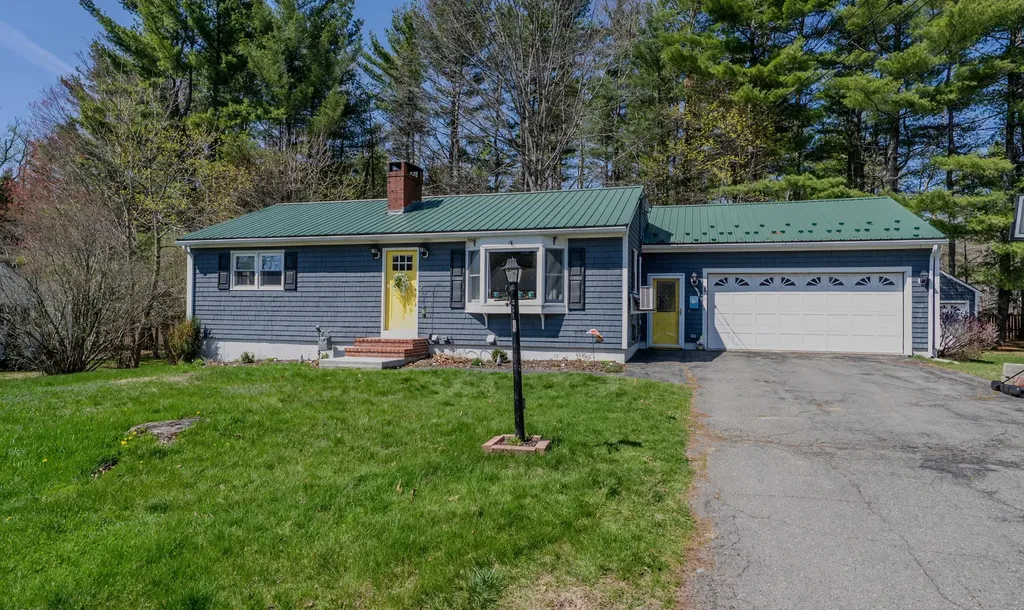 25 Arbor Drive Veazie ME 04401