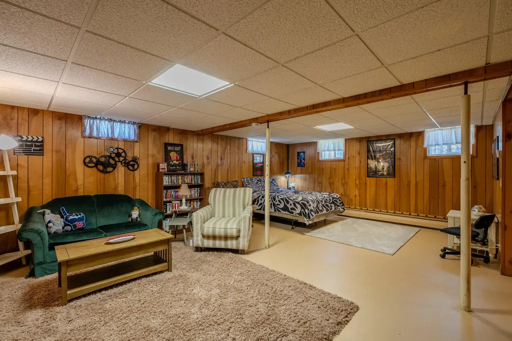 25 Arbor Drive Veazie ME 04401