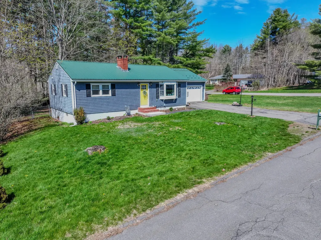 25 Arbor Drive Veazie ME 04401