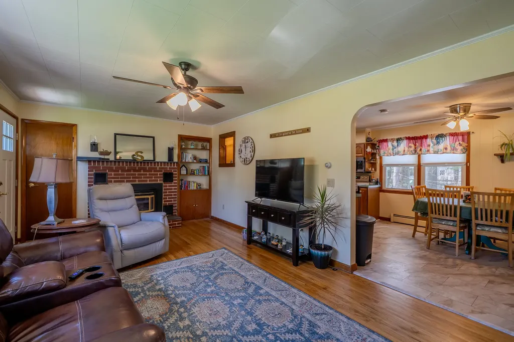 25 Arbor Drive Veazie ME 04401
