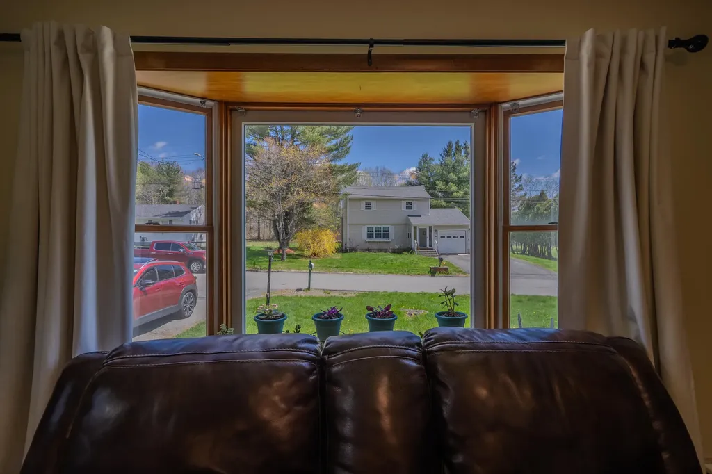 25 Arbor Drive Veazie ME 04401