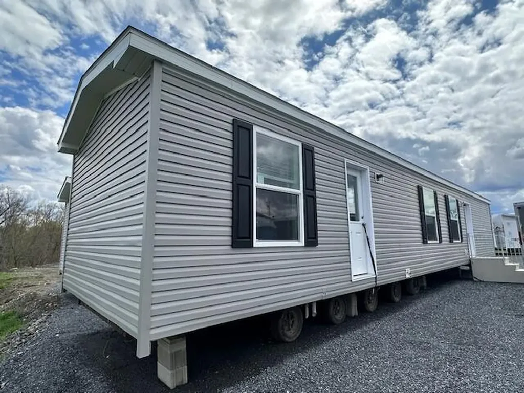 19 Bartlett Street Fairfield ME 04937