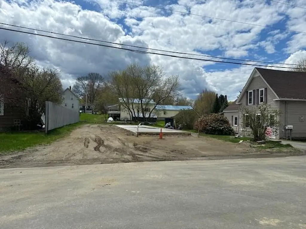 19 Bartlett Street Fairfield ME 04937