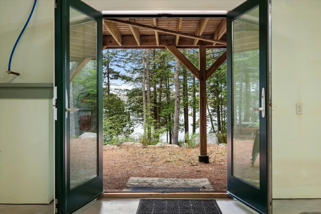 186 Long Point Way Orland ME 04472