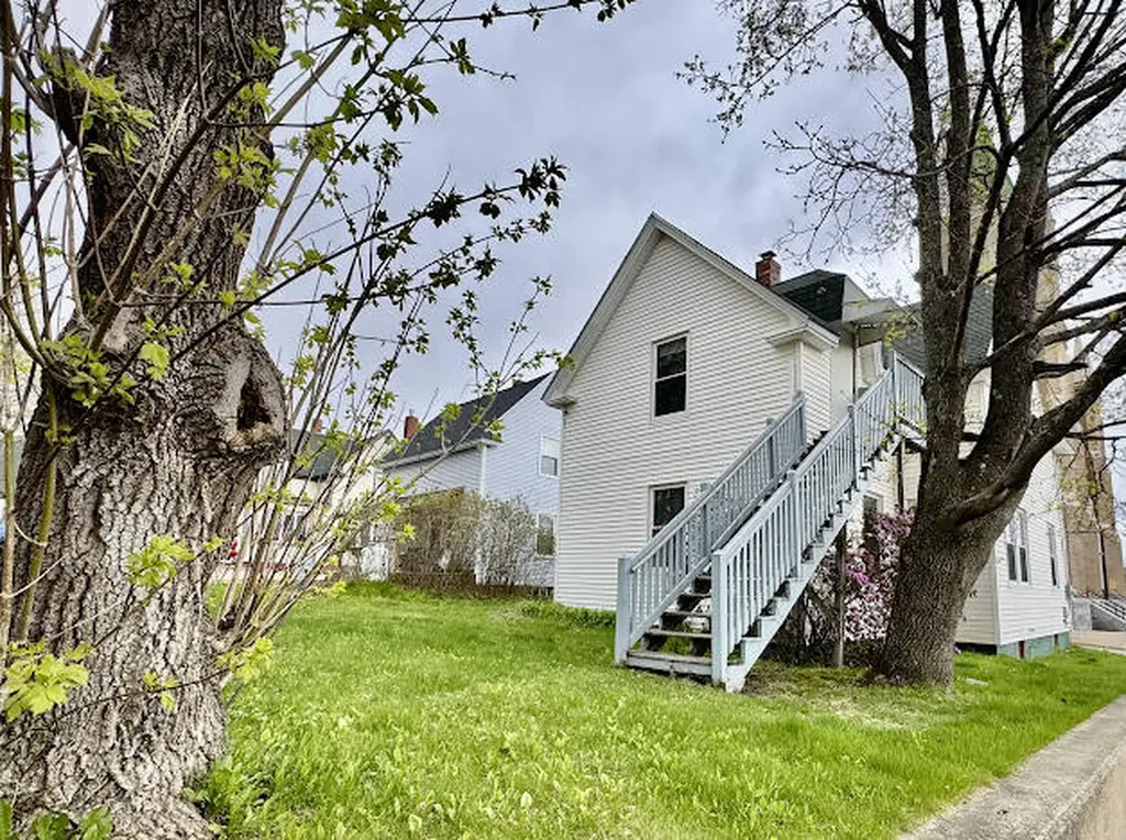 201 Knox Street Rumford ME 04276