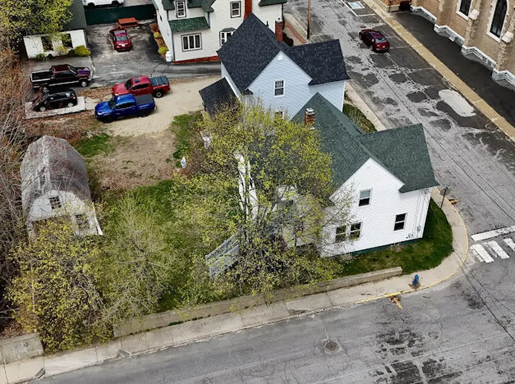 201 Knox Street Rumford ME 04276