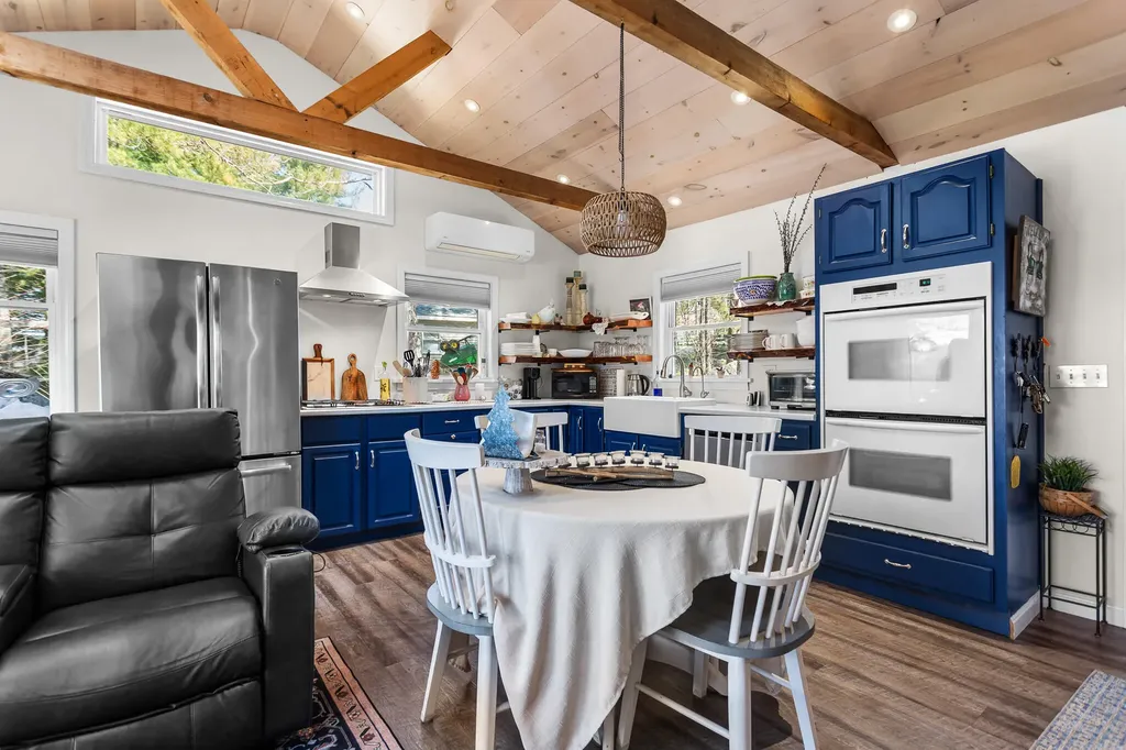 53 Birch Point Circle Beddington ME 04622