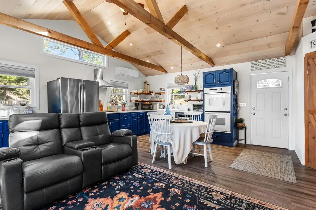 53 Birch Point Circle Beddington ME 04622